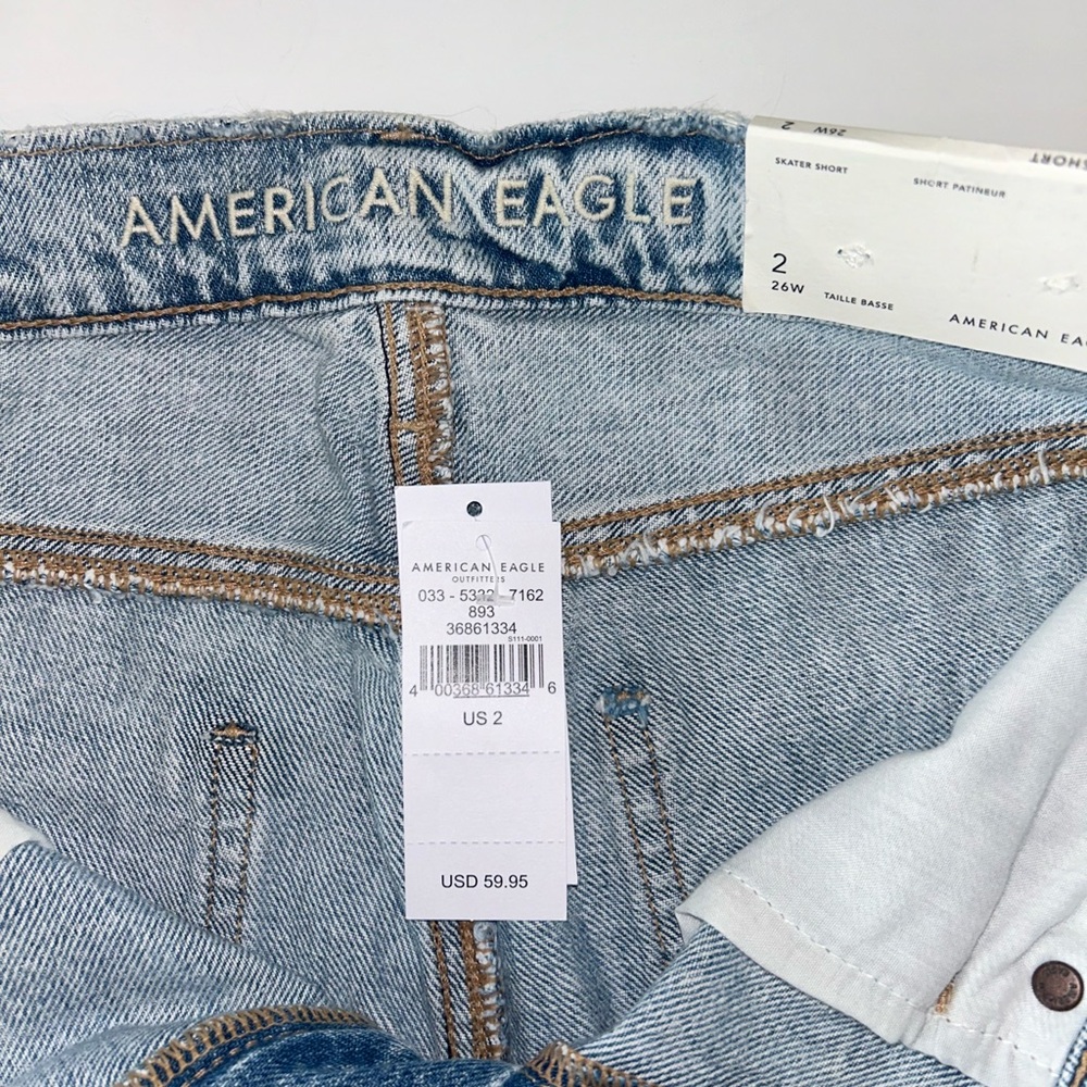 NWT American Eagle Skater Short frayed, raw edge hem Hi Rise jean shorts sz 2/26 - Picture 2 of 13